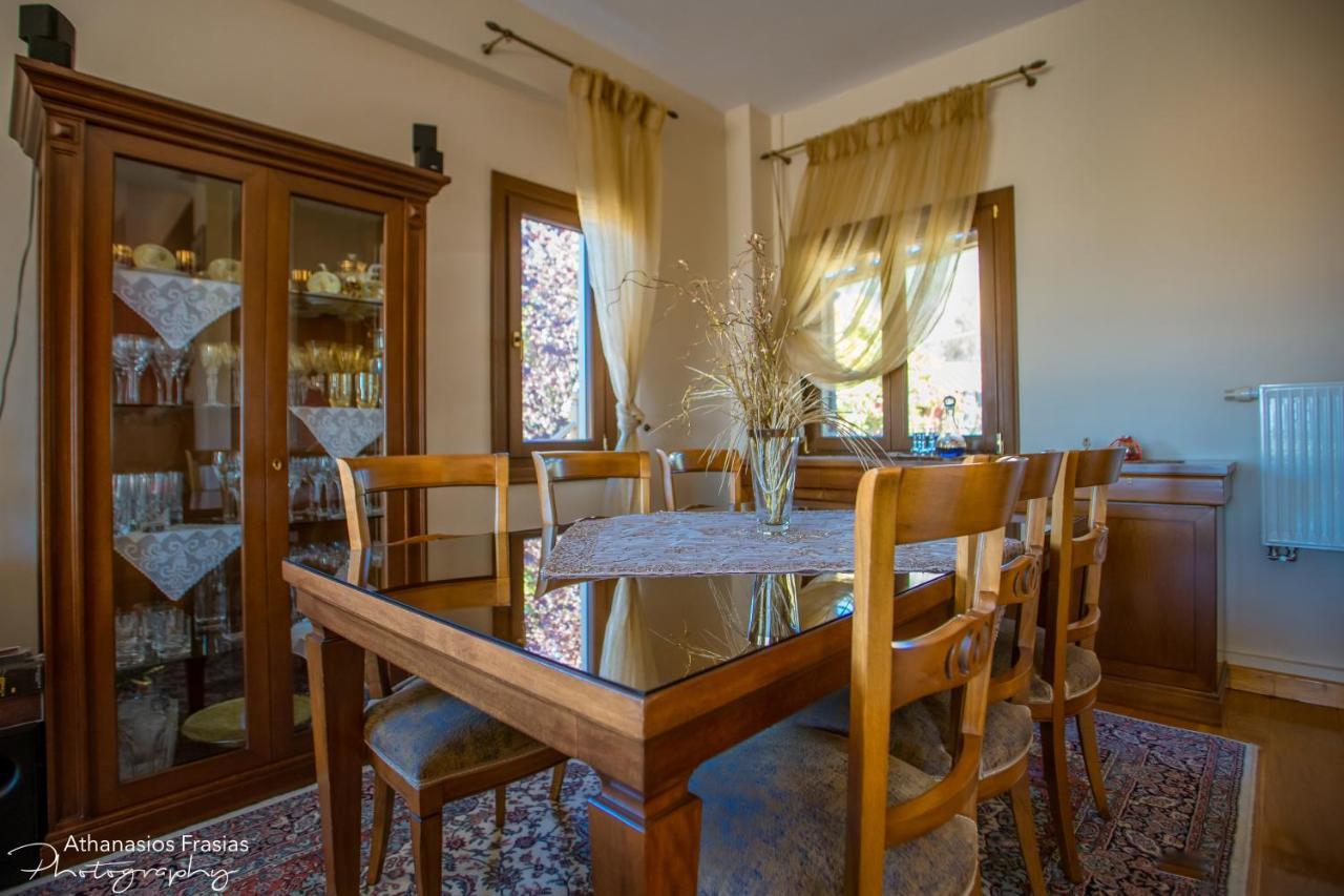 Villa Luxury Paradise Kastoria Lithia Екстер'єр фото